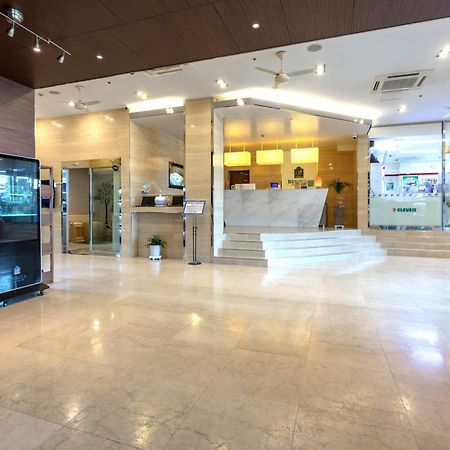 Benikea Starhills Hotel Puan Exteriér fotografie